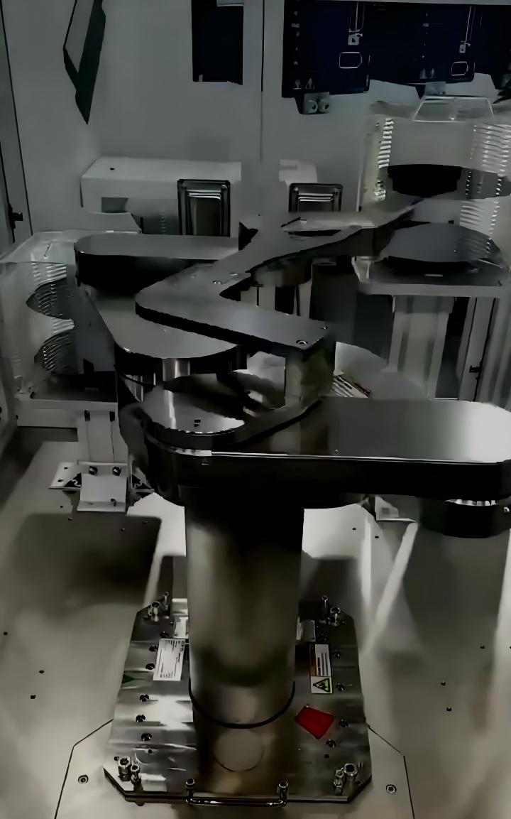 Direktdriven motor för hantering av halvledarwafers