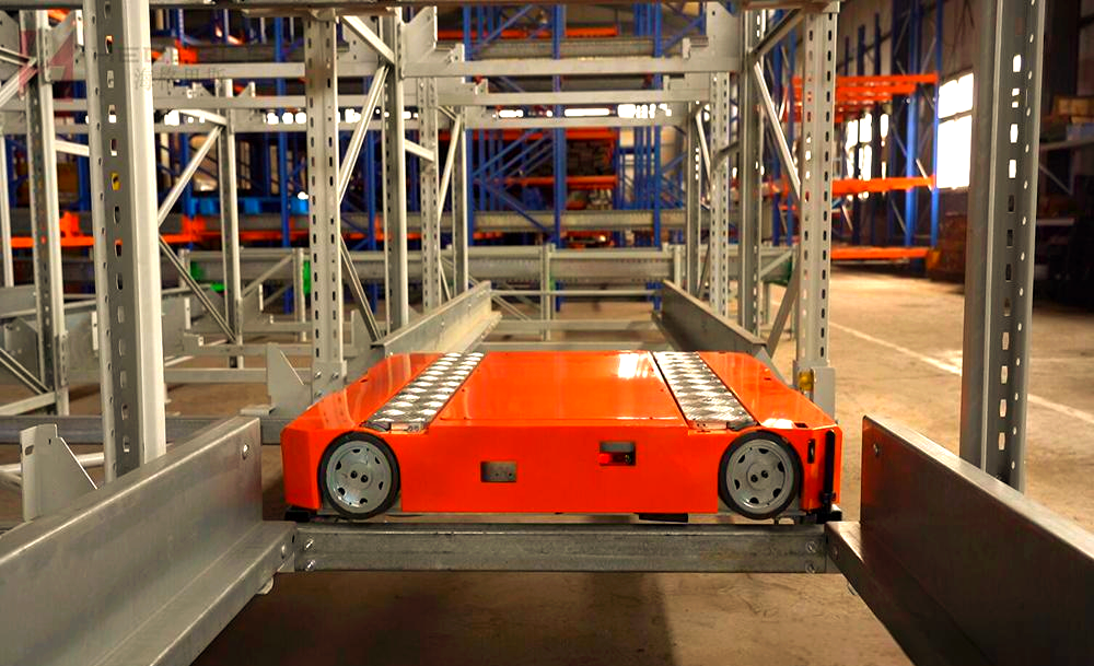 Hjulnavmotor för lagertransportsystem