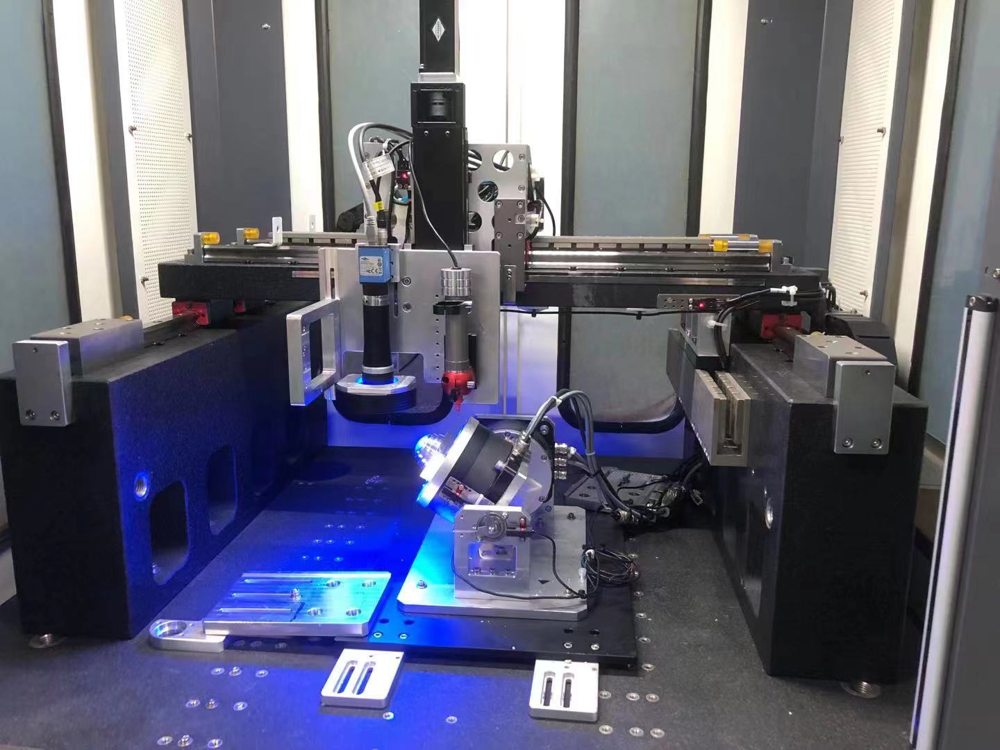 DD-Motor für hochpräzise 5-Achs-CNC-Plattform
