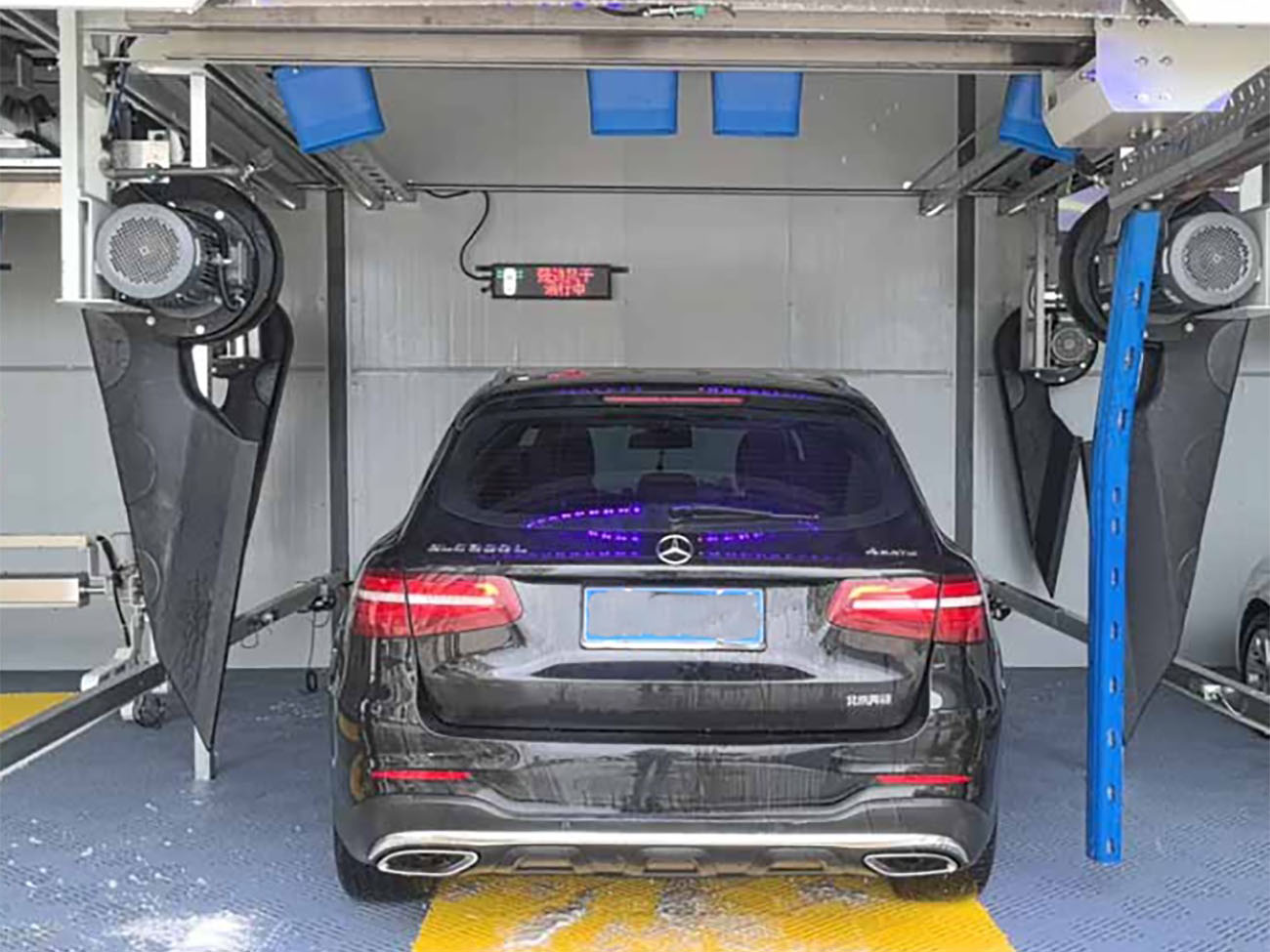 Efecto de limpieza de la máquina de lavado de coches de pórtico de vaivén