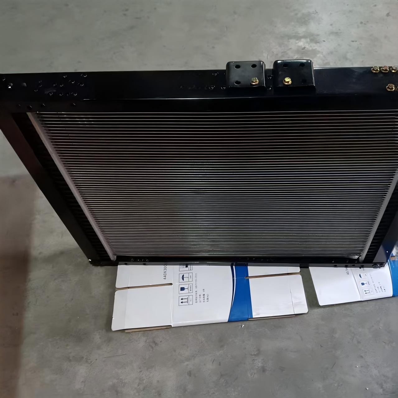 Radiador FOTON 1425313106401 Conjunto de radiador de arrefecimento do motor para serviço pesado para caminhão FOTON AUMAN
