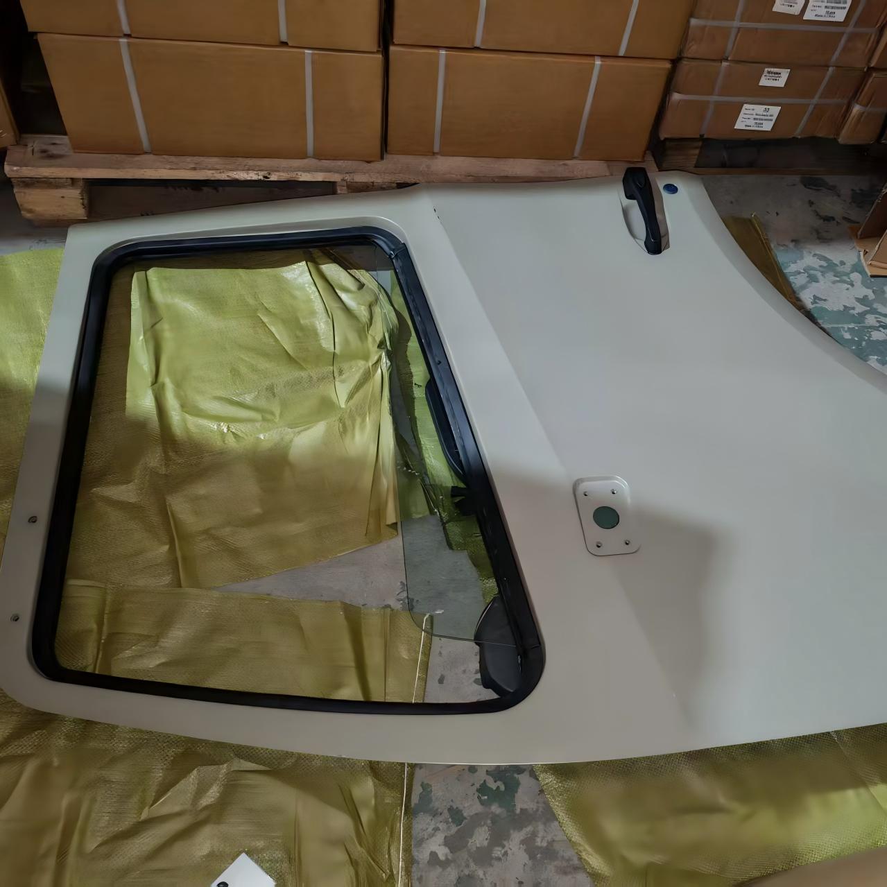 Conjunto completo da porta esquerda Hohan WG1671330303 para caminhão pesado SINOTRUK HOHAN (conjunto da porta do lado esquerdo)
