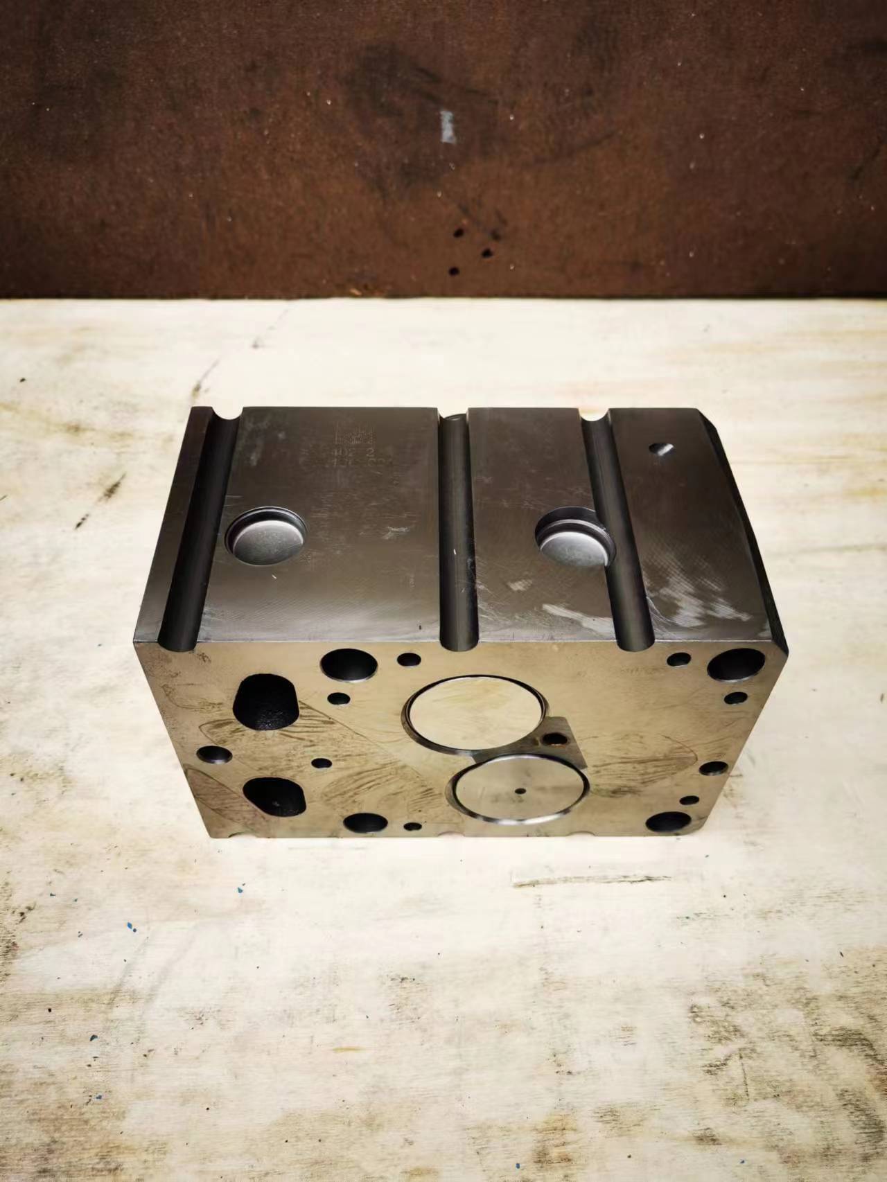Cabeçote do cilindro 612600040282, cabeçote do motor para peças de motor diesel de caminhões pesados HOWO WD615 WP10
