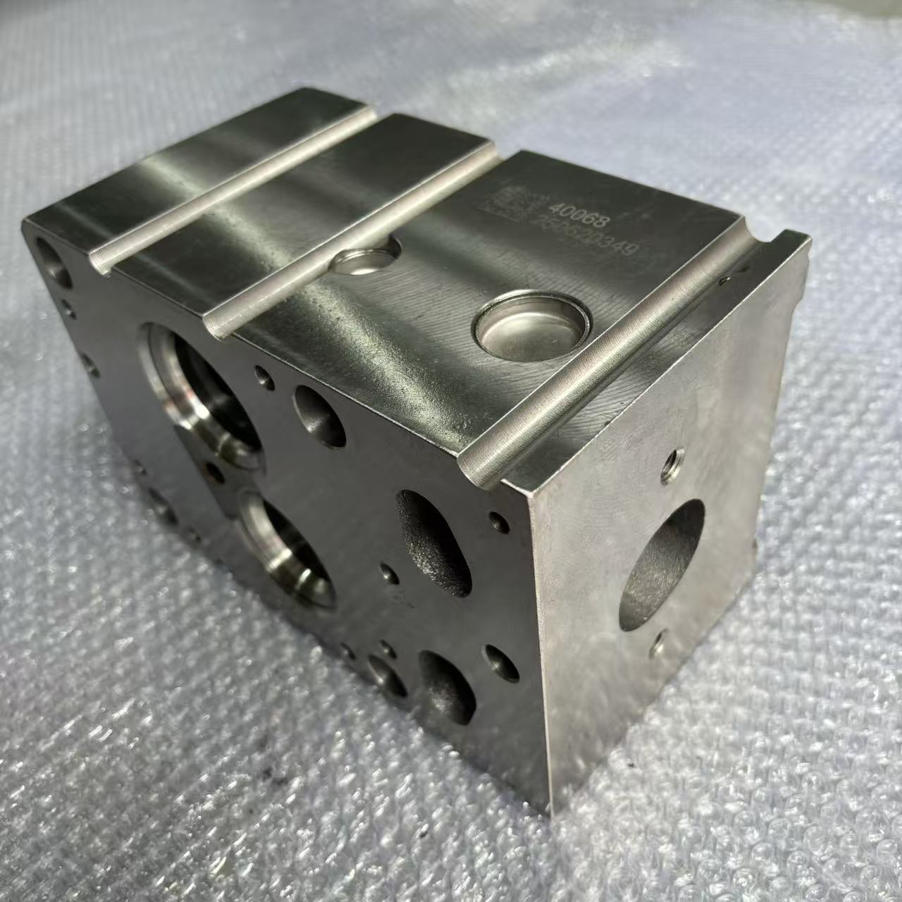 Cabeçote VG1540040068 Euro II de duas válvulas para peças de motor diesel HOWO STR