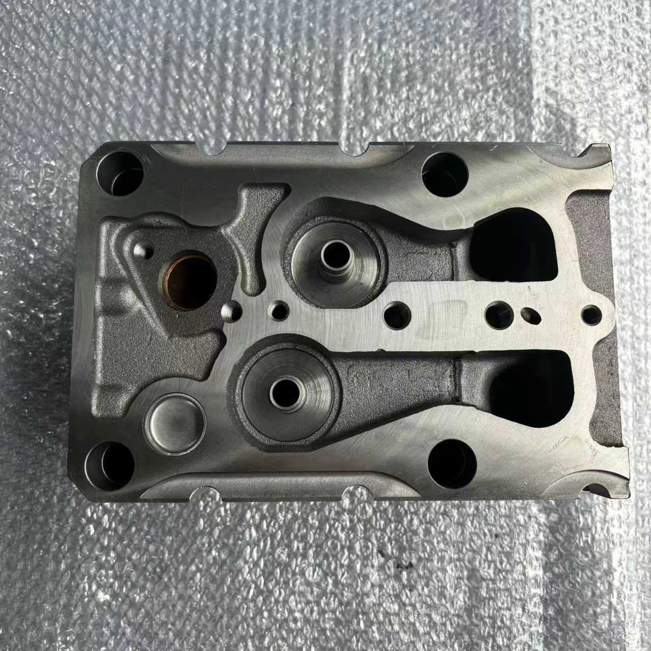 Cabeçote VG1540040068 Euro II de duas válvulas para peças de motor diesel HOWO STR