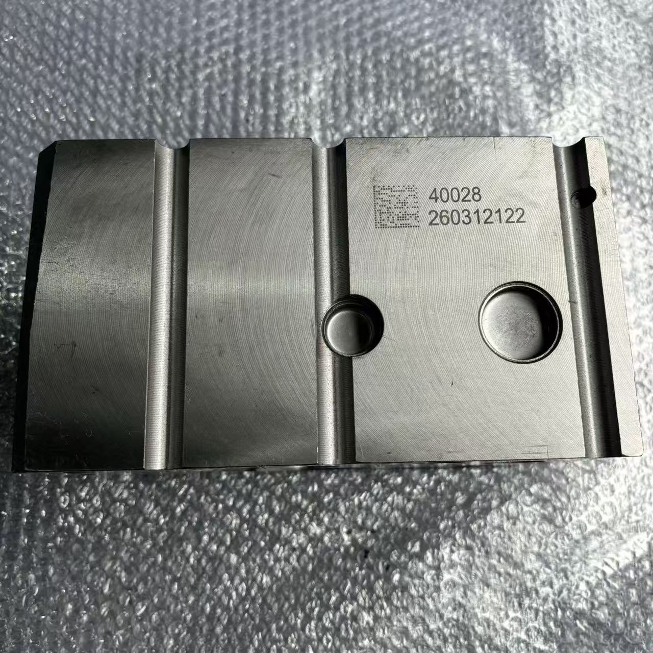 Cabeçote de motor common rail de duas válvulas AZ1096040028 para peças de motores a diesel HOWO