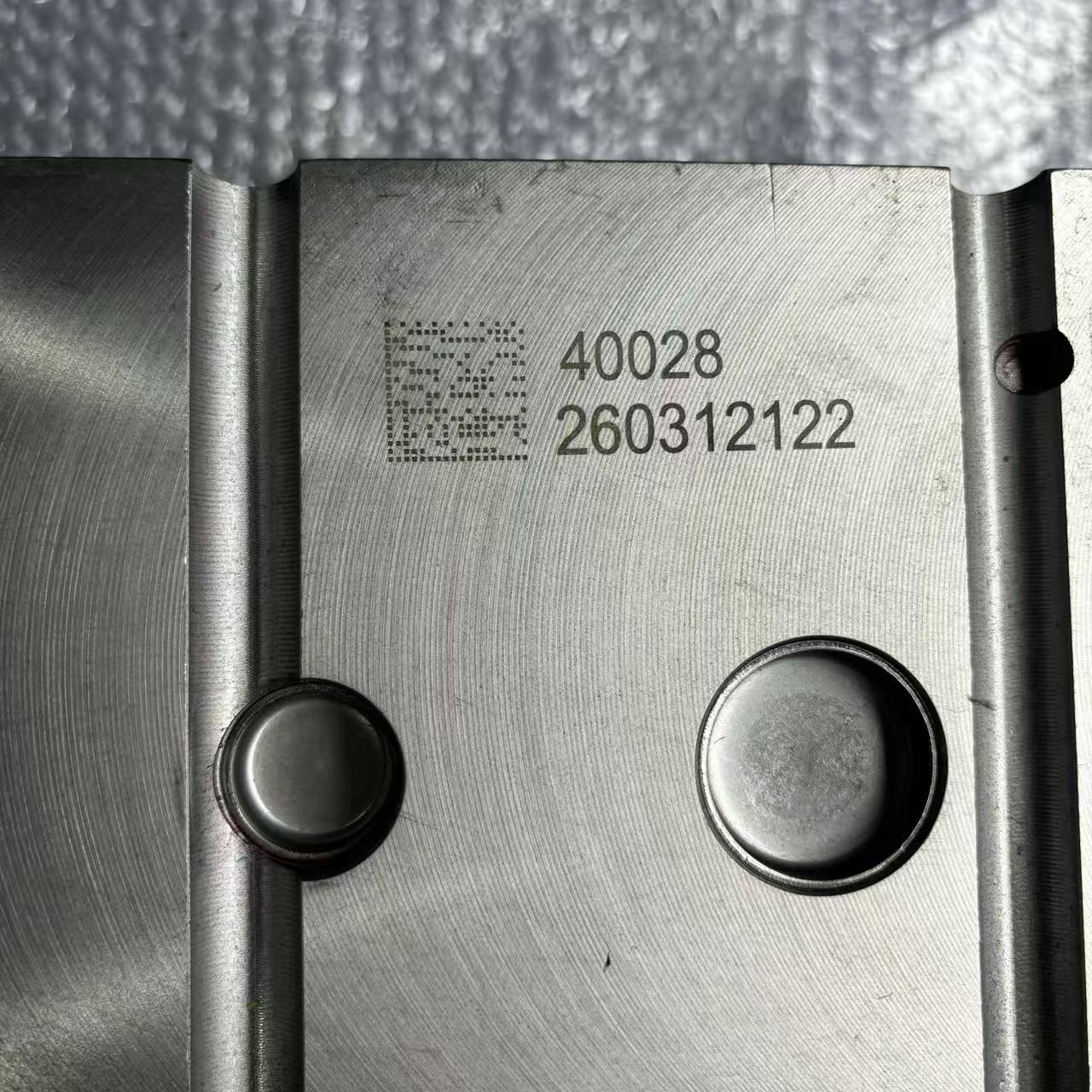 Cabeçote de motor common rail de duas válvulas AZ1096040028 para peças de motores a diesel HOWO