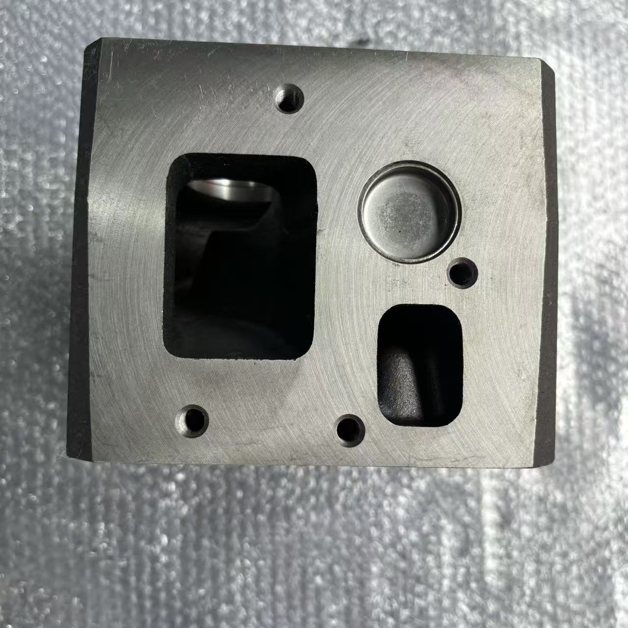 Cabeçote de motor common rail de duas válvulas AZ1096040028 para peças de motores a diesel HOWO