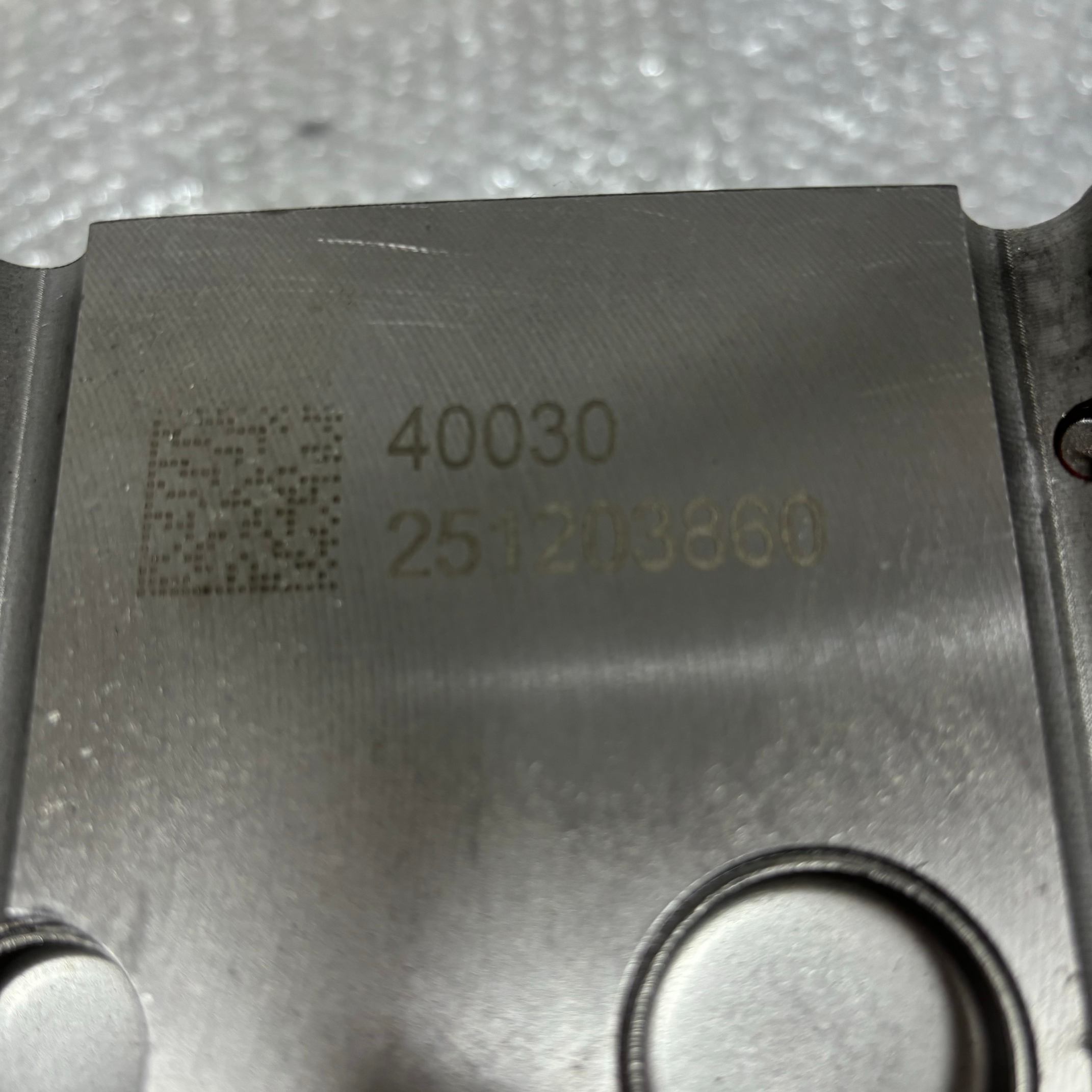 Cabeçote do cilindro AZ1096040028 Common Rail de duas válvulas para peças de motor diesel HOWO