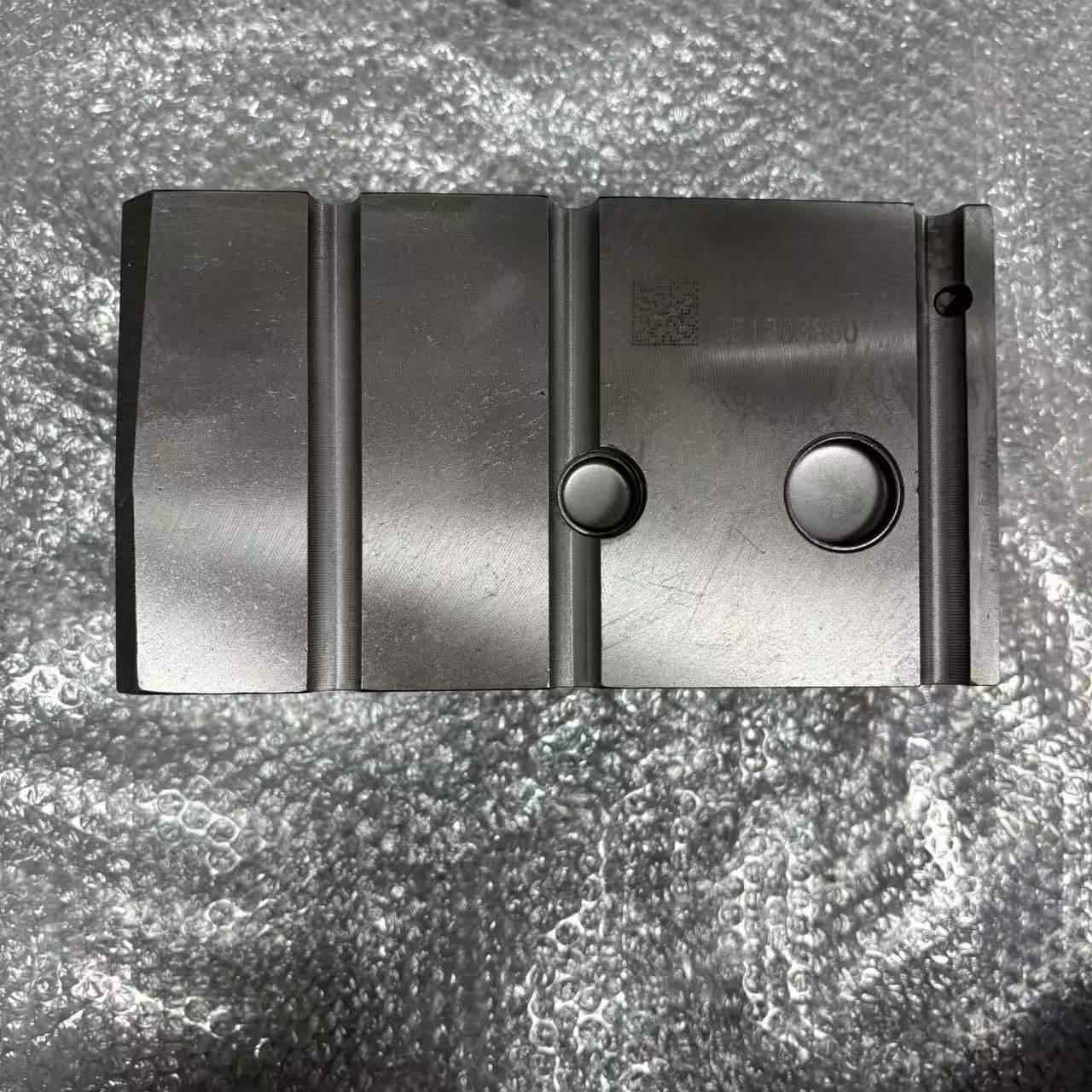 Cabeçote do cilindro AZ1096040028 Common Rail de duas válvulas para peças de motor diesel HOWO