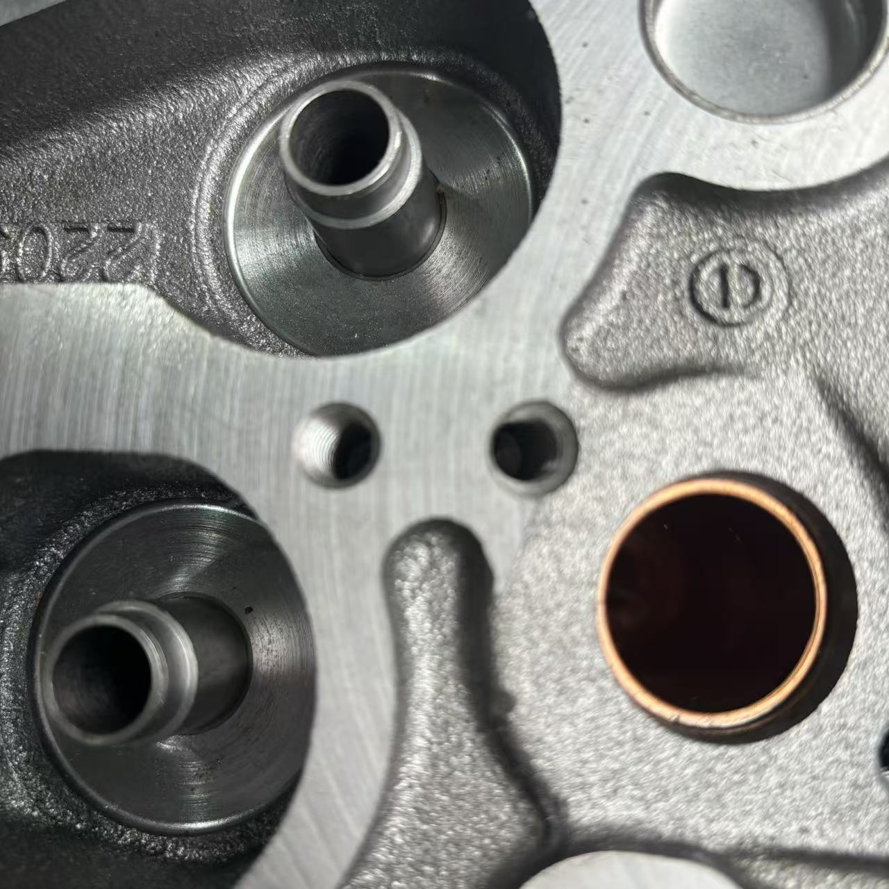 Cabeçote do motor 61560040068 Euro II de duas válvulas para peças de motor diesel WD615 HOWO STR