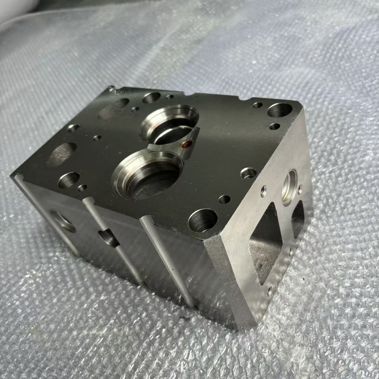 Cabeçote do cilindro 61560040040A Euro II de duas válvulas para motor diesel WD615 HOWO STR