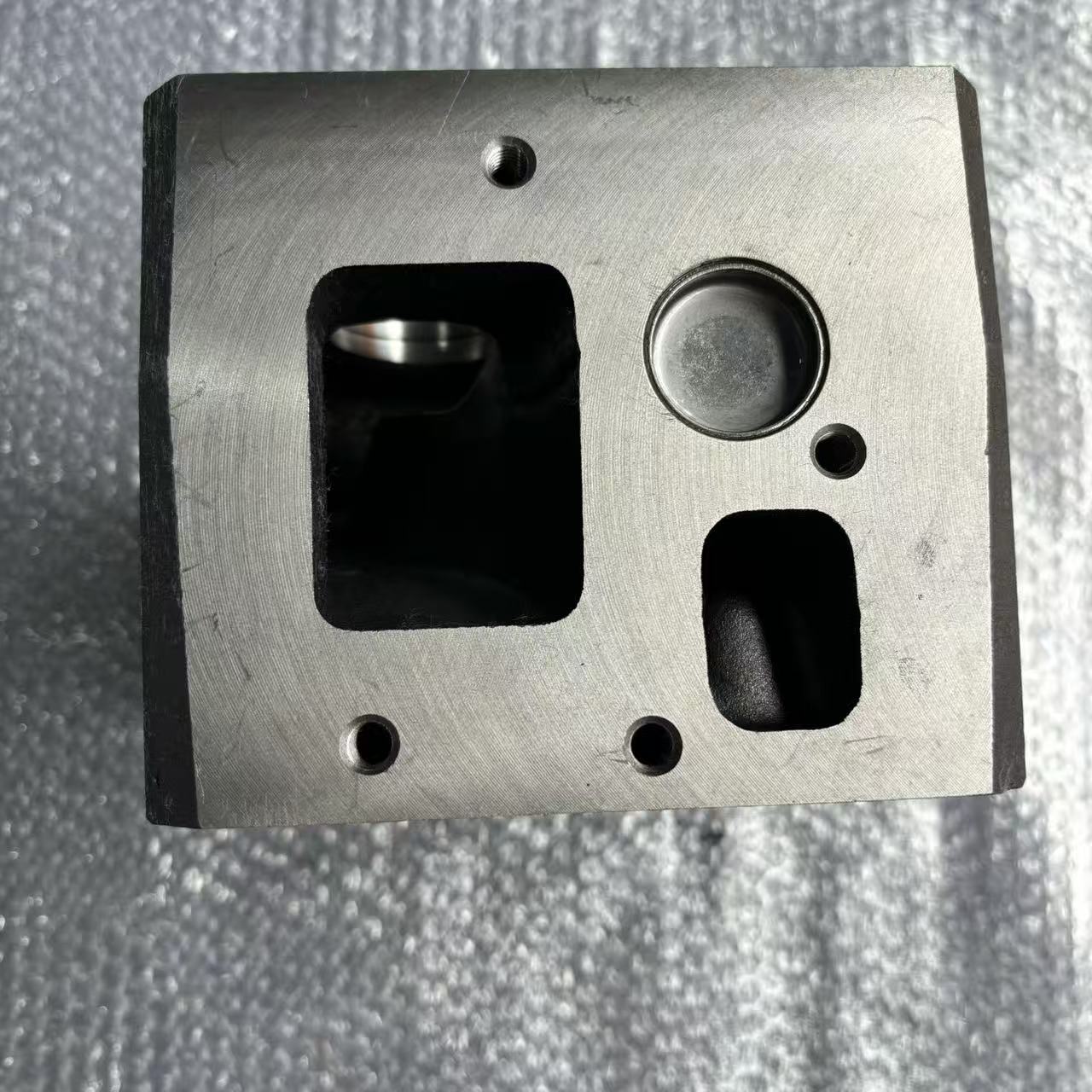 Cabeçote do cilindro 61560040040A Euro II de duas válvulas para motor diesel WD615 HOWO STR
