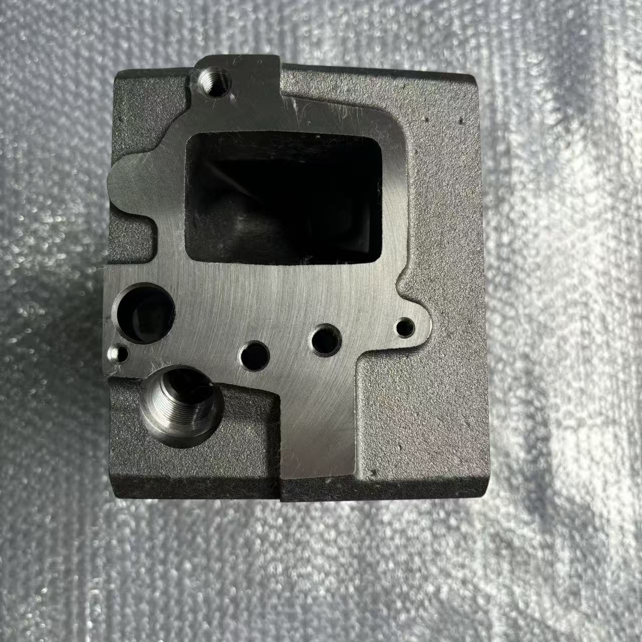 Cabeçote do motor de quatro válvulas P12 612630040001 para peças de motores a diesel de caminhões pesados