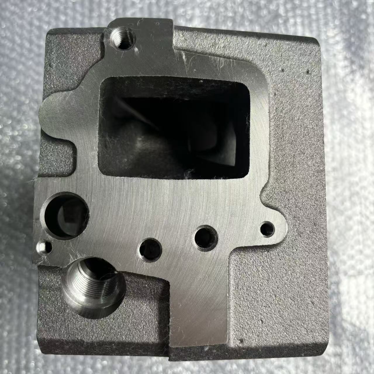 Cabeçote do motor de quatro válvulas P12 612630040001 para peças de motores a diesel de caminhões pesados