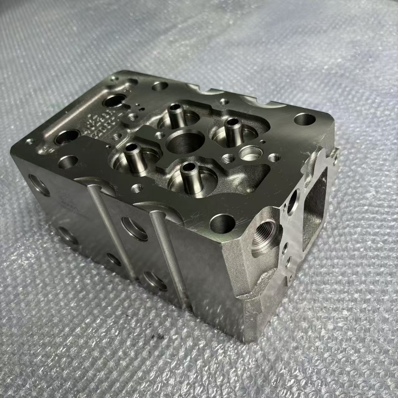 Cabeçote do motor de quatro válvulas P12 612630040001 para peças de motores a diesel de caminhões pesados