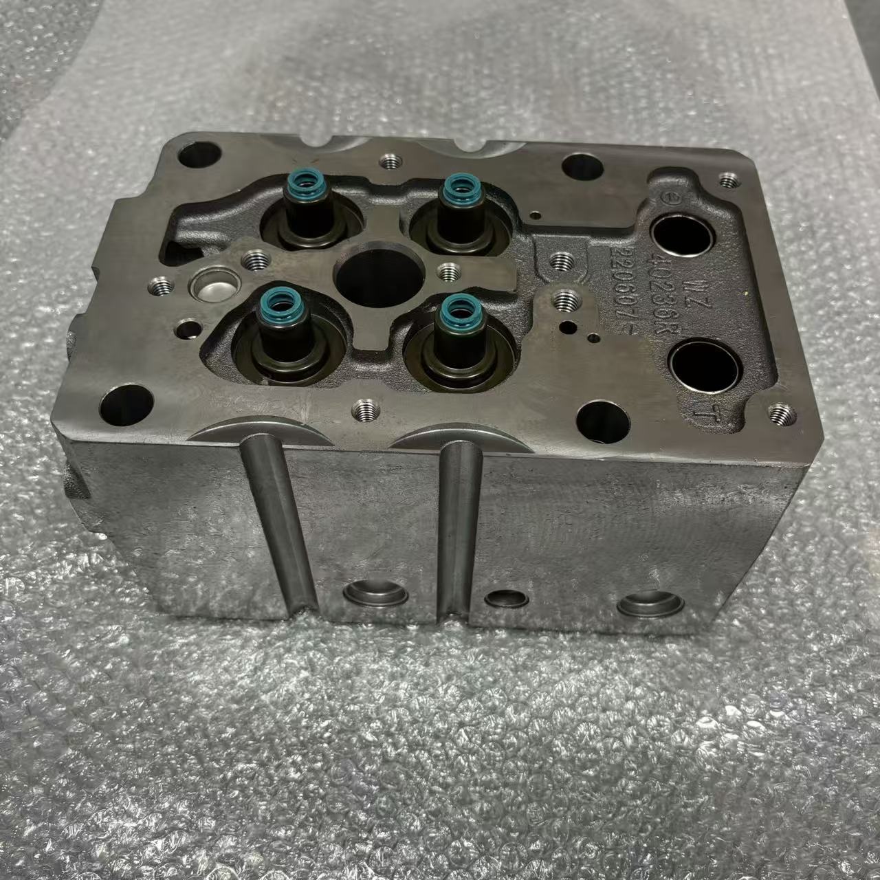Cabeçote do motor 1005544823 P12 para peças de motor a diesel de caminhões pesados
