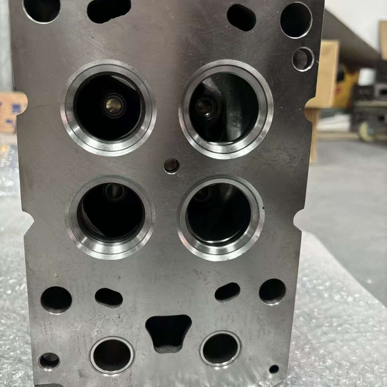 Cabeçote do motor 1005544823 P12 para peças de motor a diesel de caminhões pesados