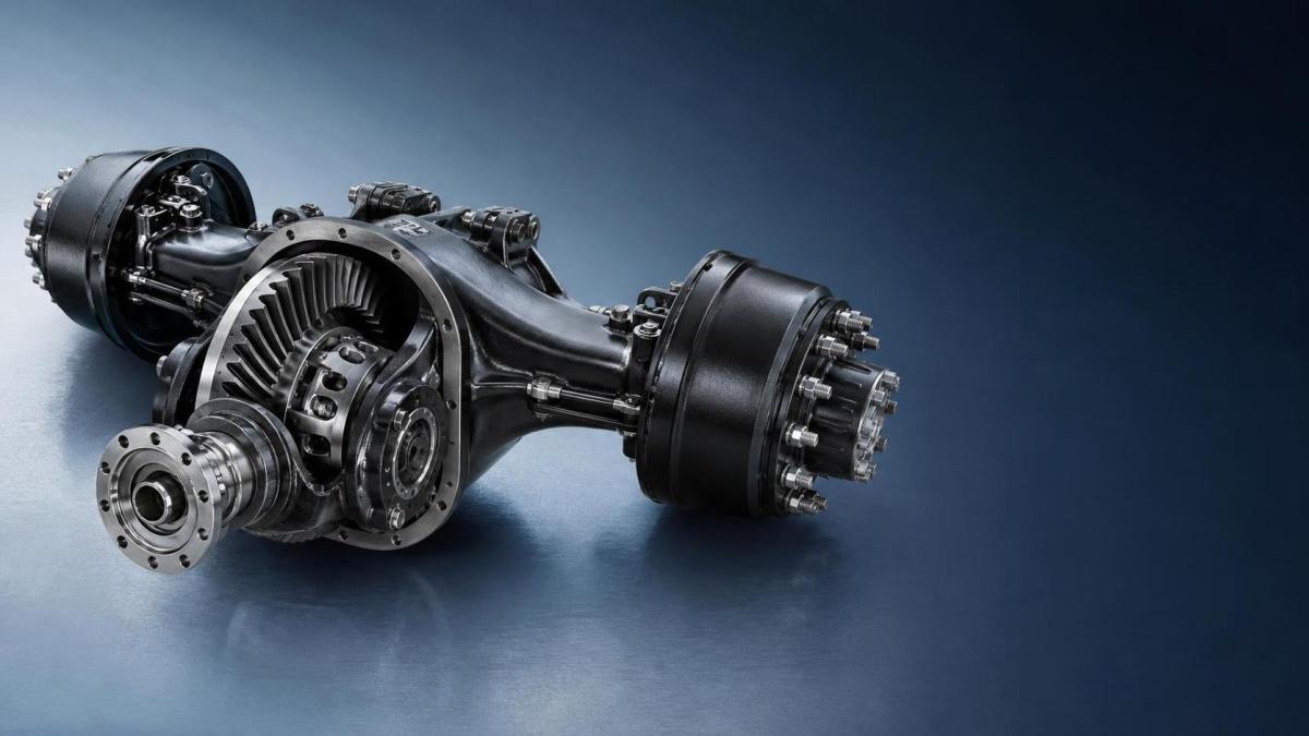 Drive Axle on a Semi Truck: Torque Flow, Differential Function, and Service Points Eixo Motriz em um Caminhão Semirreboque: Fluxo de Torque, Função do Diferencial e Pontos de Manutenção