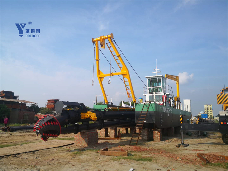 Draga de Sucção com Cortador YLCSD300