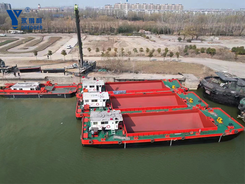 Split-Hopper-Barge