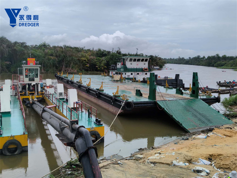 Flachdeck-Barge
