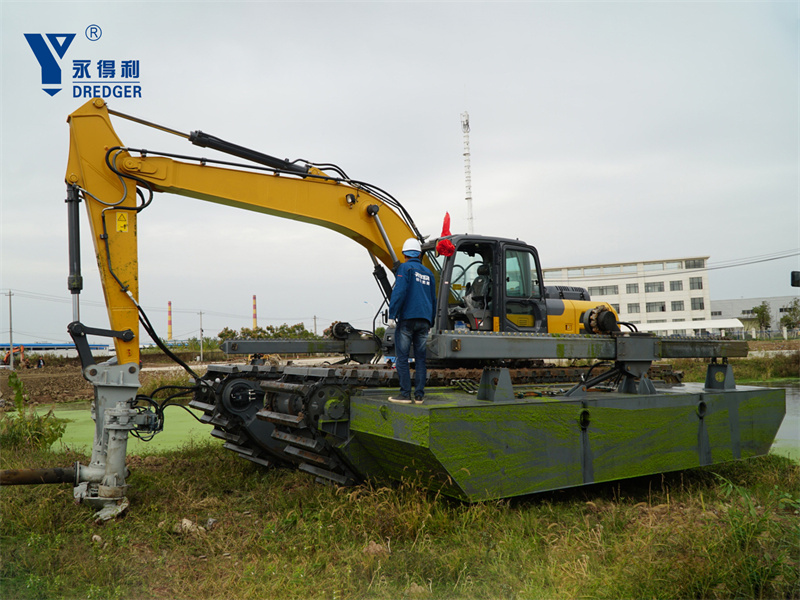 Amphibischer Bagger