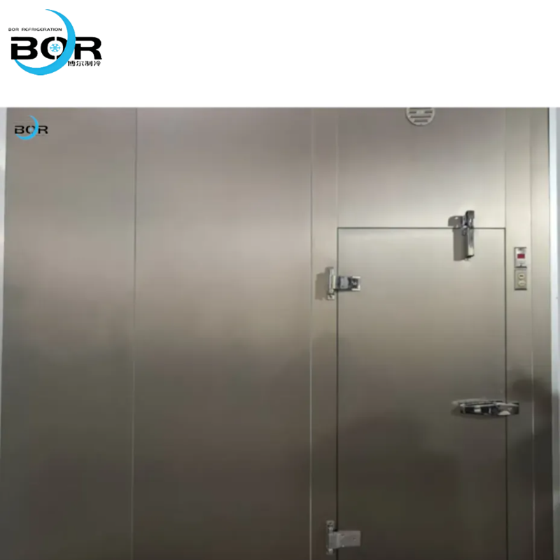 Porta com dobradiça totalmente oculta