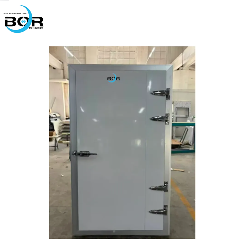 Porta com dobradiça semi-embutida 