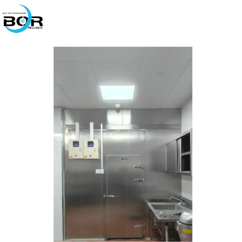 Porta com dobradiça semi-embutida 