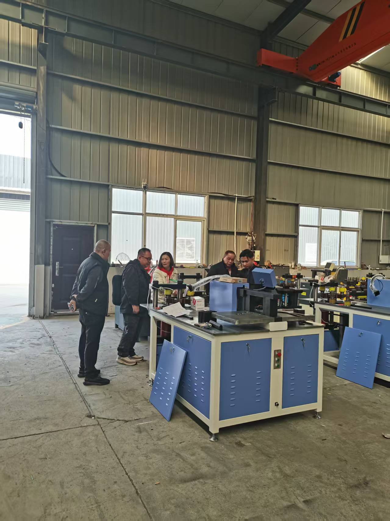 Histoire de réussite : machine à barres omnibus 303SK-B 415V sur mesure pour CUBIC POWER (M) SDN BHD, Malaisie Histoire de réussite : machine à barres omnibus 303SK-B 415V sur mesure pour CUBIC POWER (M) SDN BHD, Malaisie