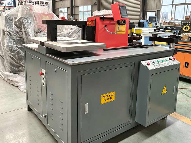 Qu’est-ce qu’une machine pour jeux de barres et comment traite-t-elle les jeux de barres en cuivre et en aluminium ?