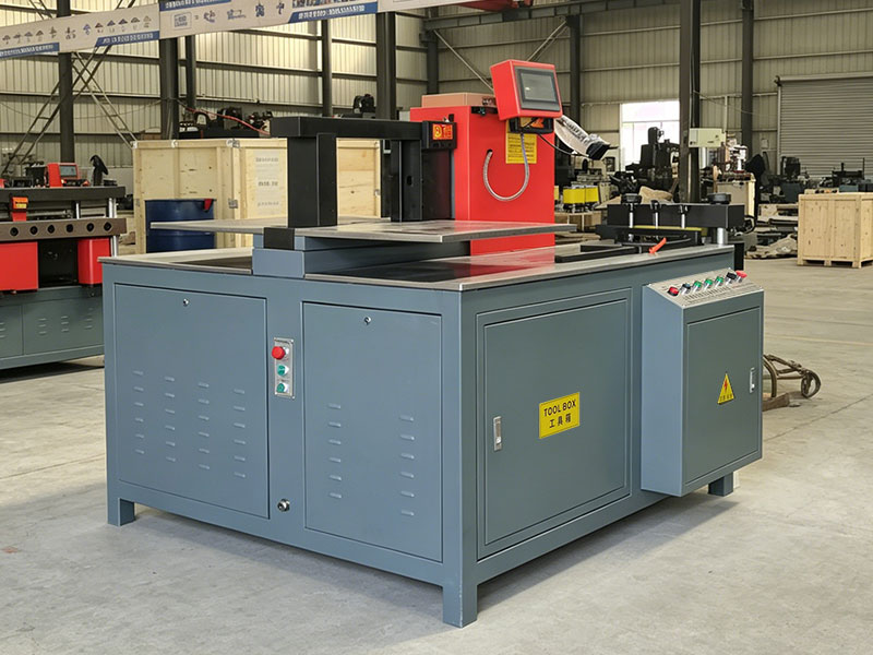 Machine pour barre omnibus en cuivre DXJ-80CN
