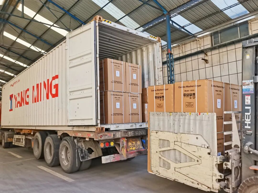 La società di elettrodomestici del Gruppo Xiaoya entra nel picco delle esportazioni: otto container spediti ai mercati europeo, americano e asiatico