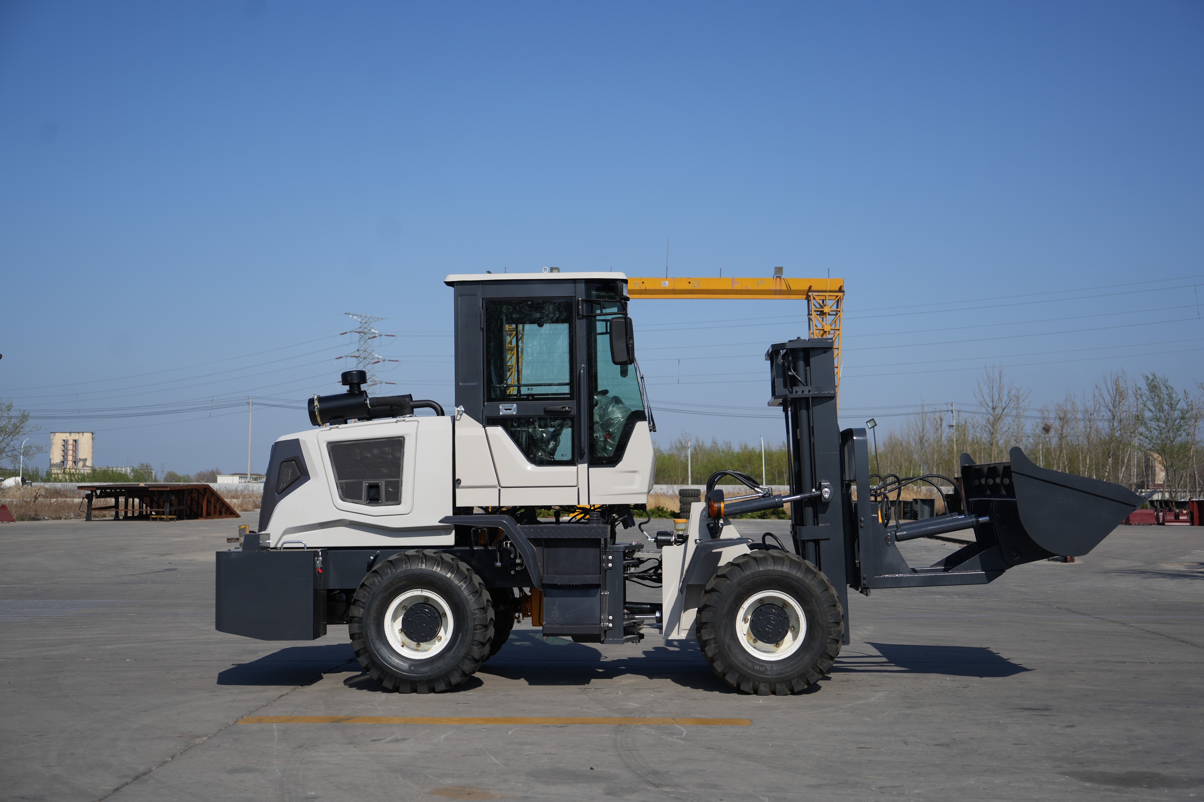 Empilhadeira todo-terreno SDSG T30B