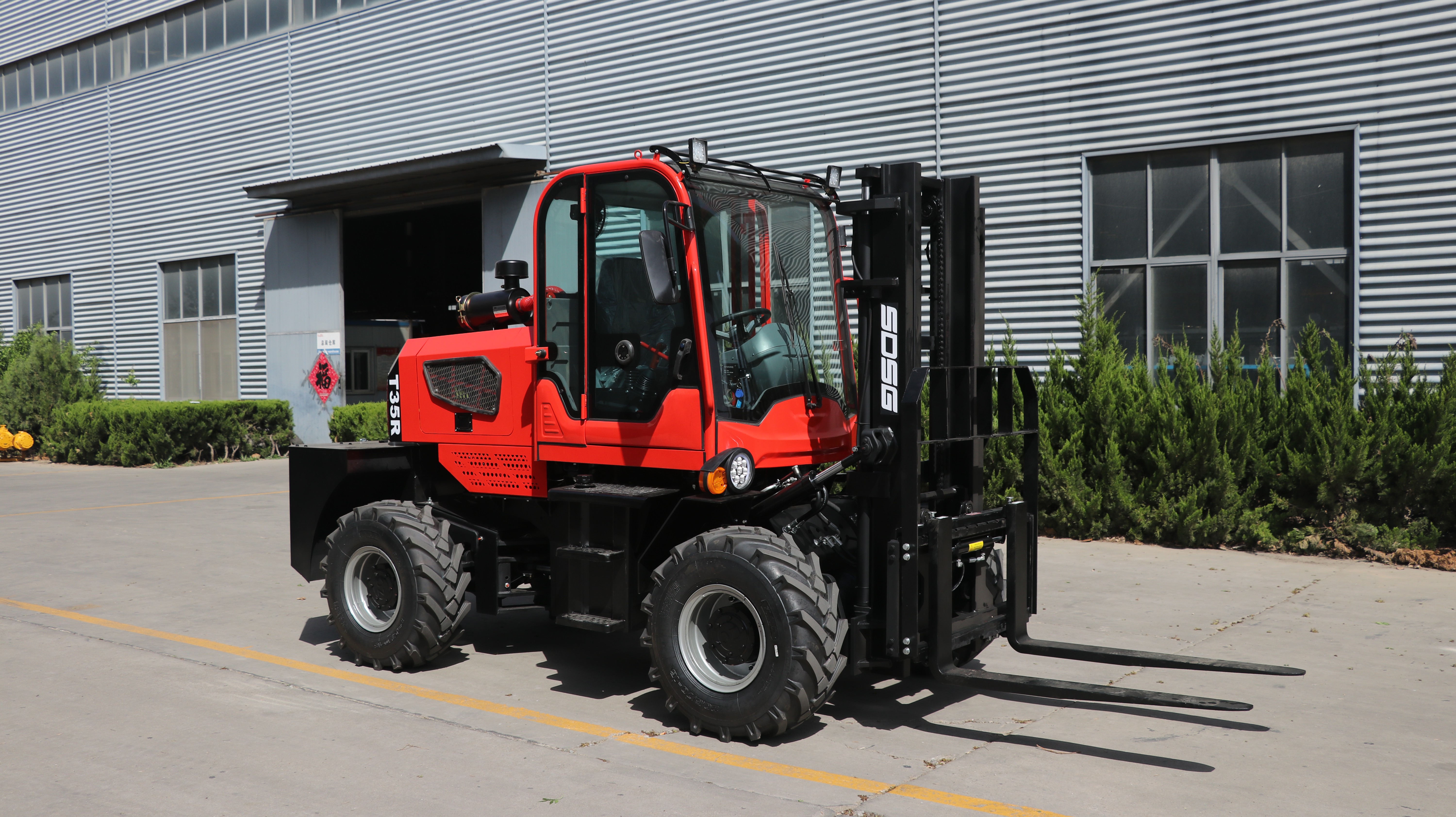 Empilhadeira Todo-Terreno SDSG T35R