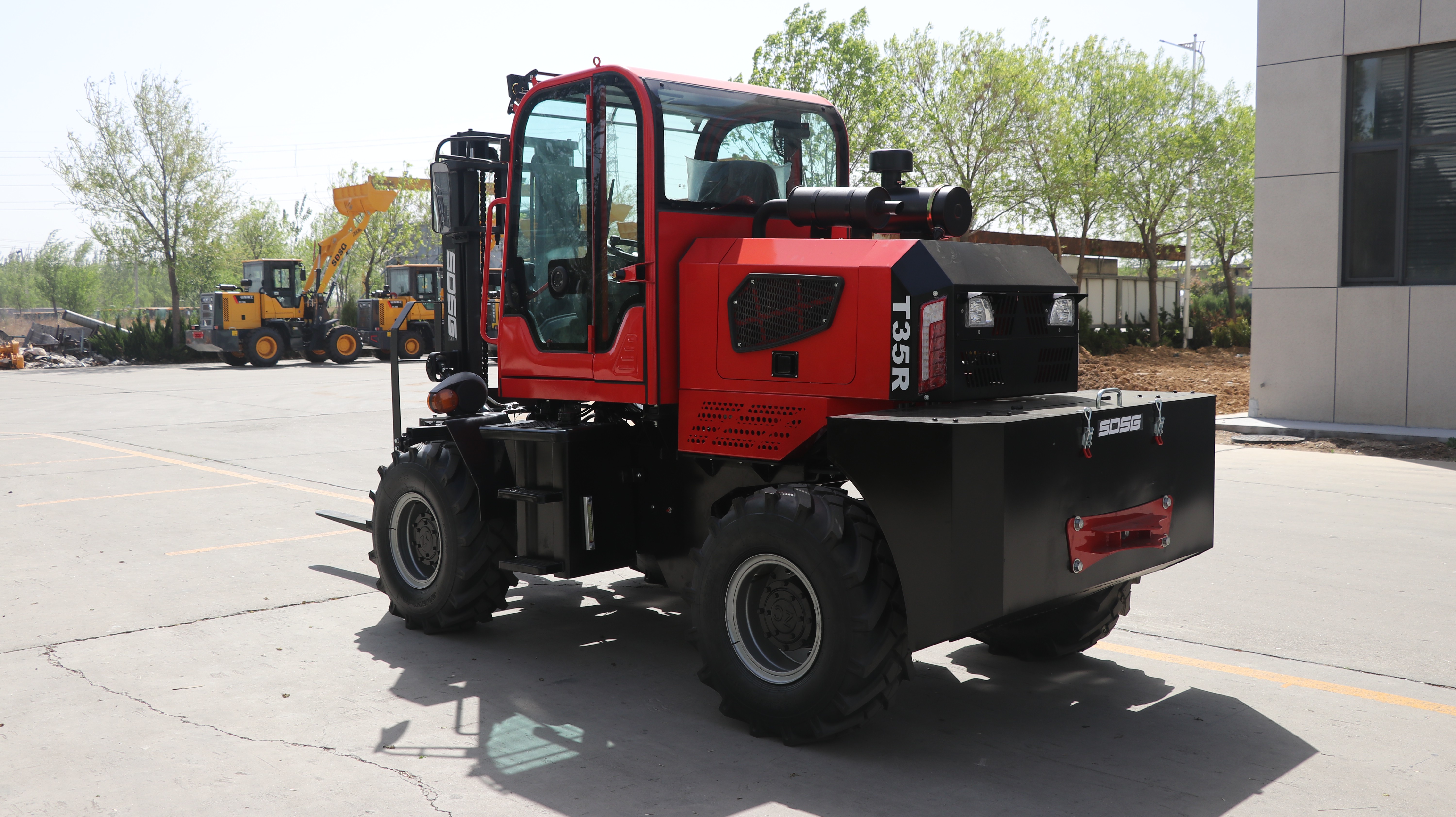 Empilhadeira Todo-Terreno SDSG T35R