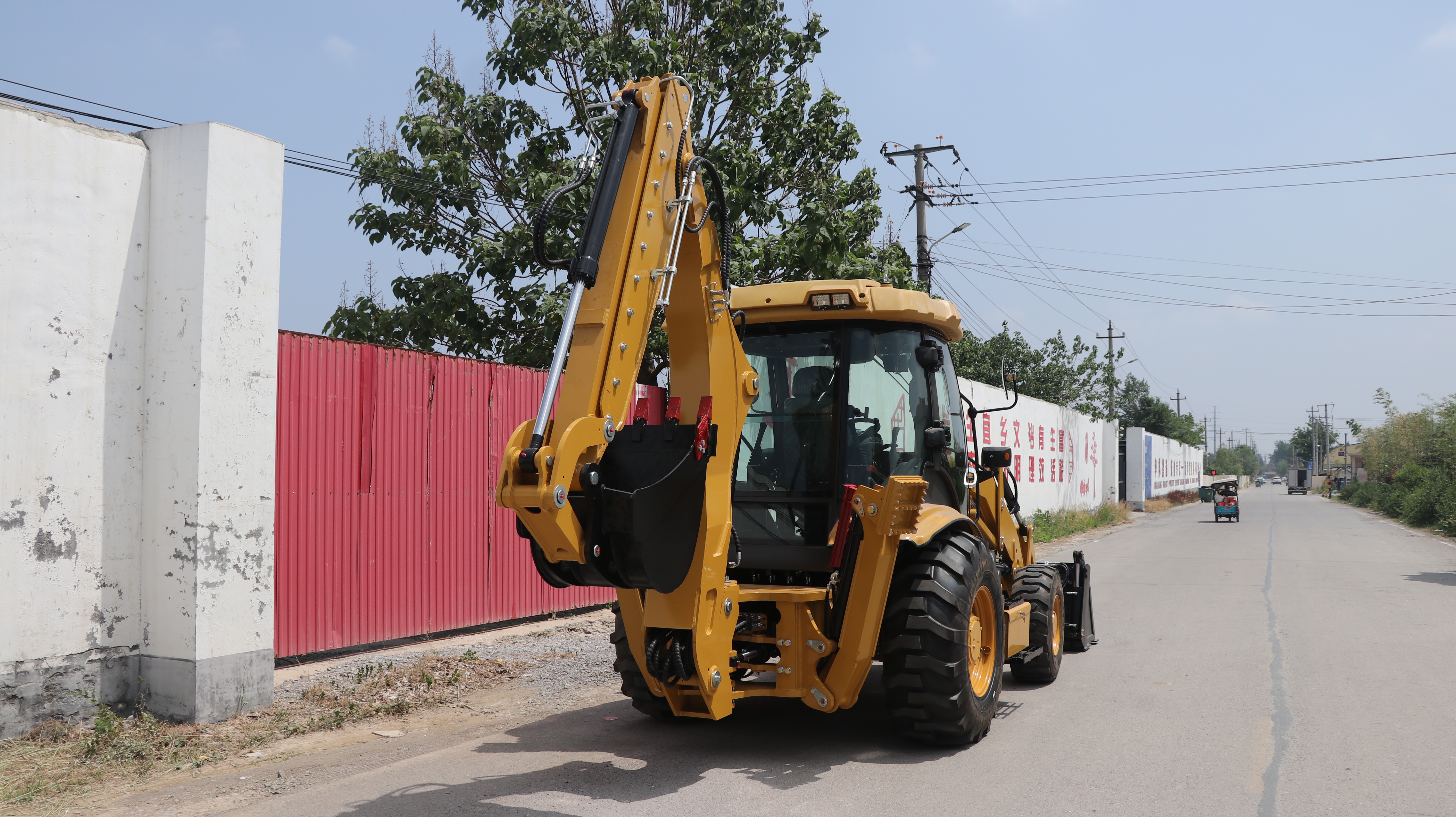 Retroescavadeira SDSG FC-388Y