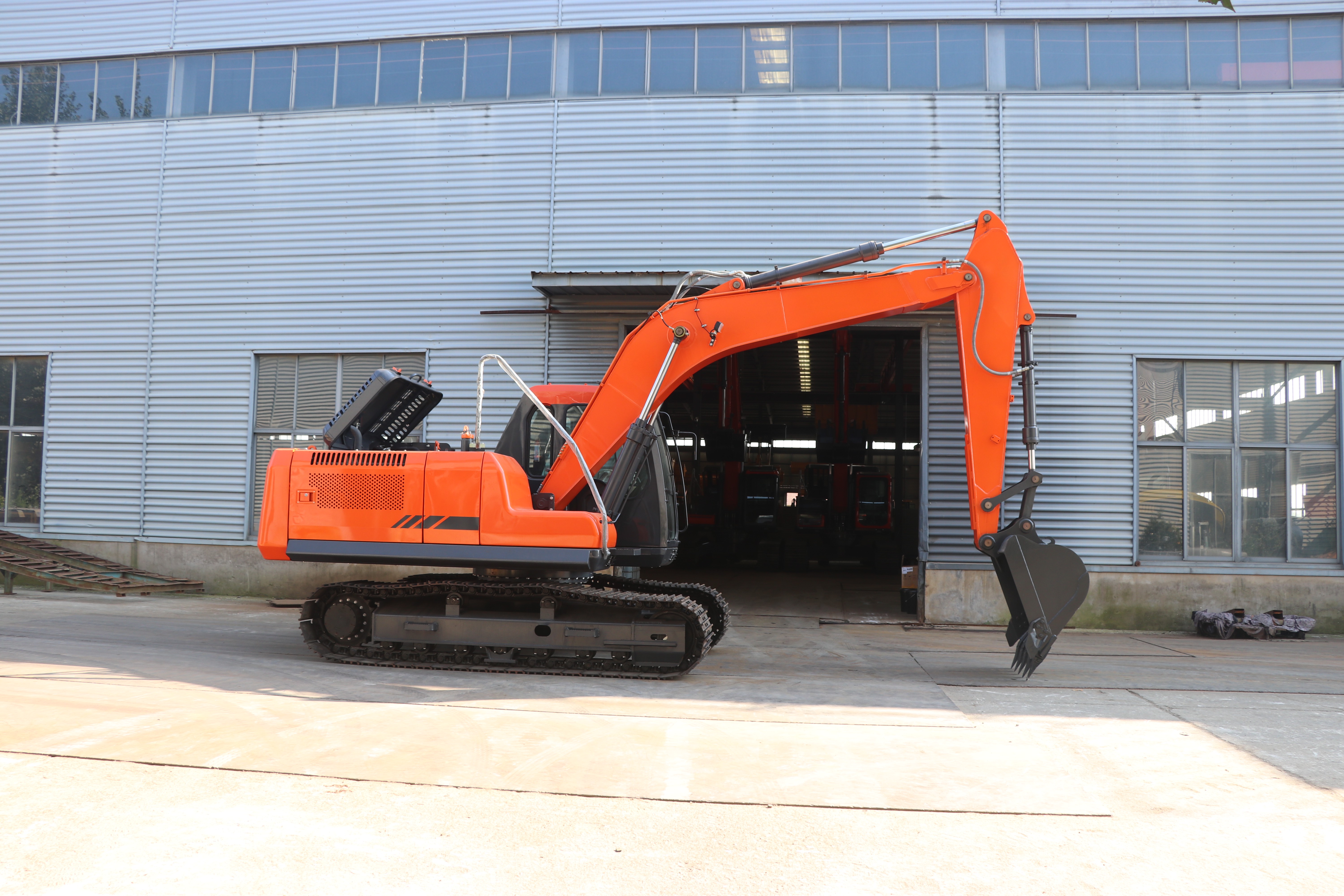Escavadeira de Esteiras SDSG DC160