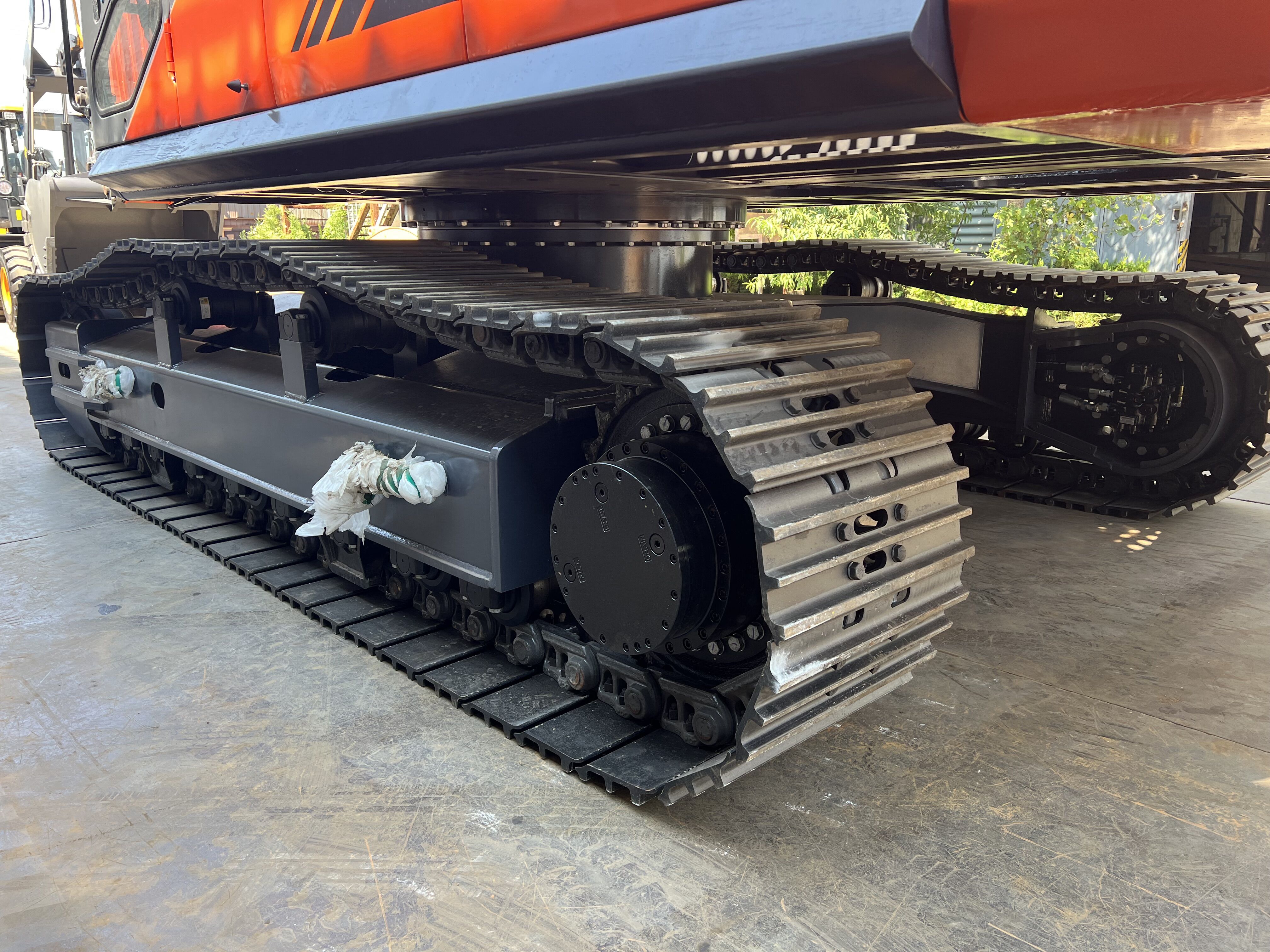 Escavadeira de Esteiras SDSG DC350