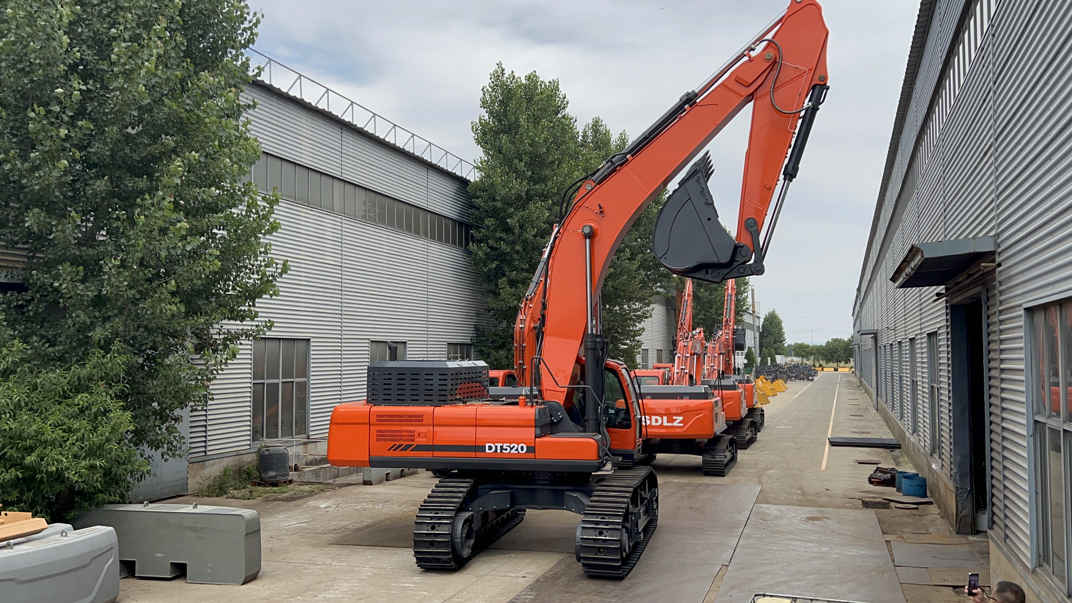 Escavadeira de Esteiras SDSG DC520
