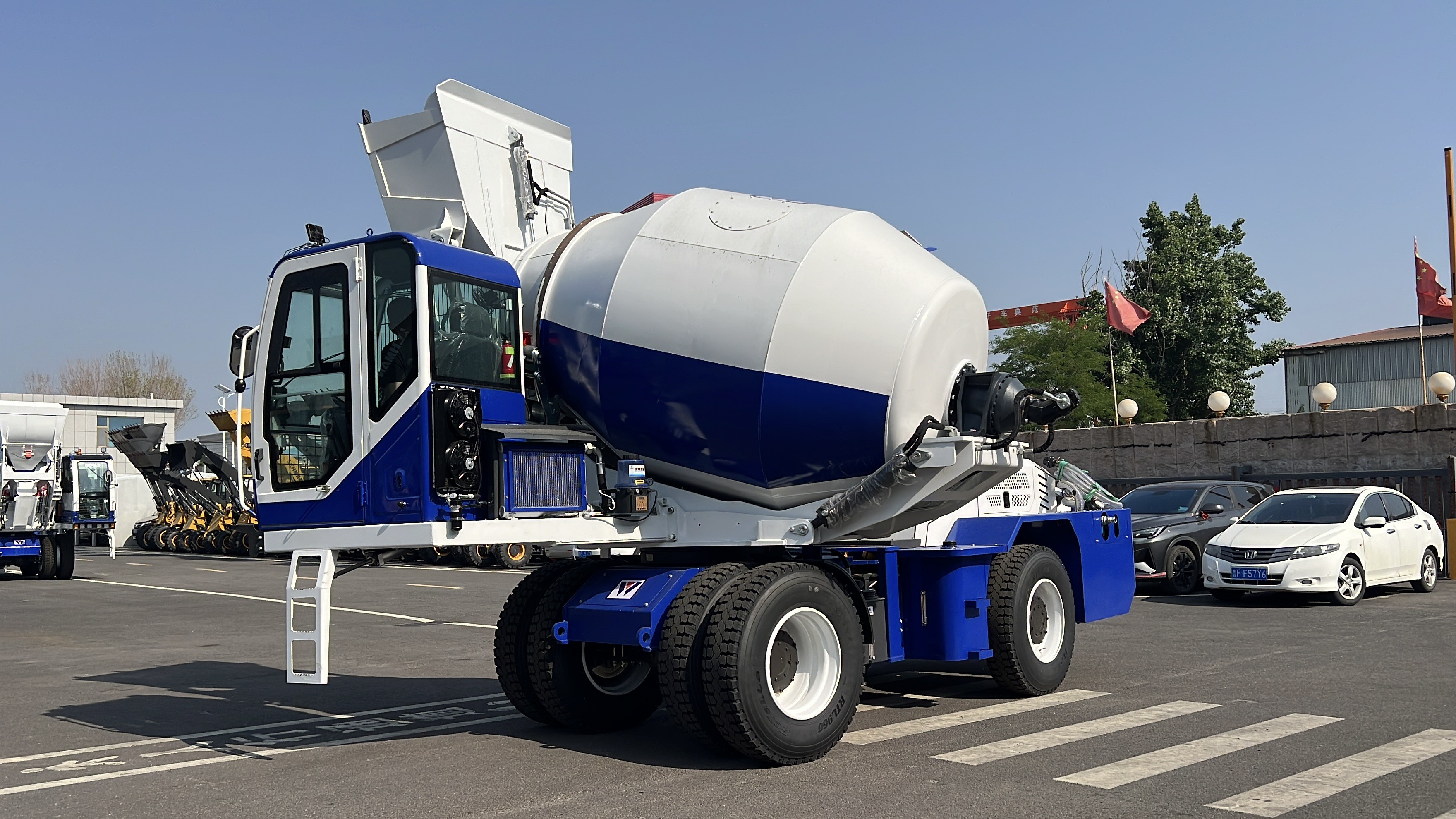 Caminhão Betoneira Autocarregável SDSG SG3.5C