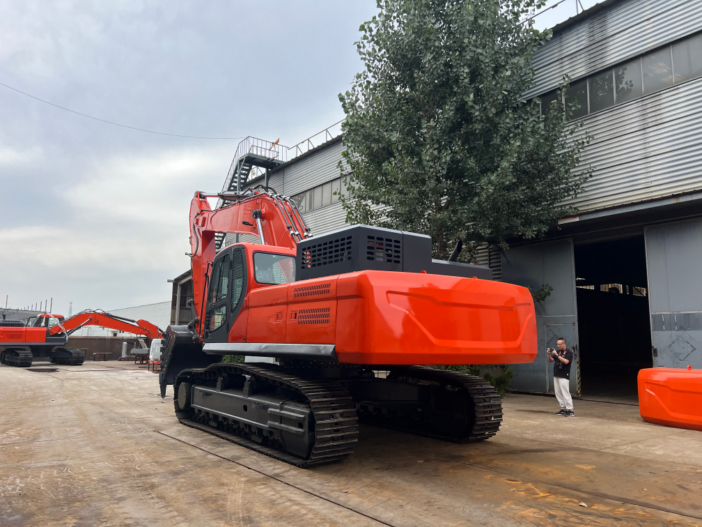Escavadeira de Esteiras SDSG DC420