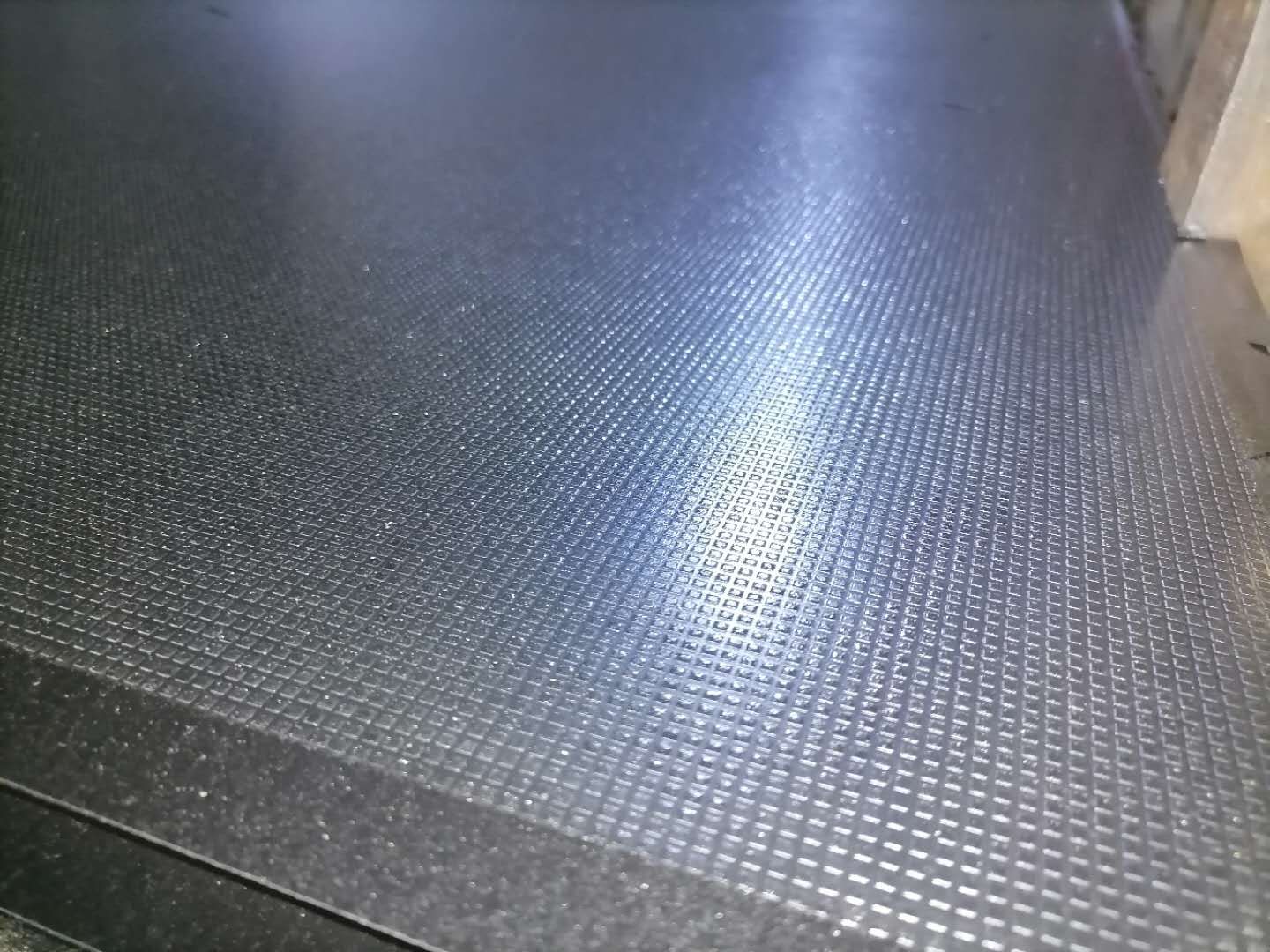 Anti slip film faced plywood