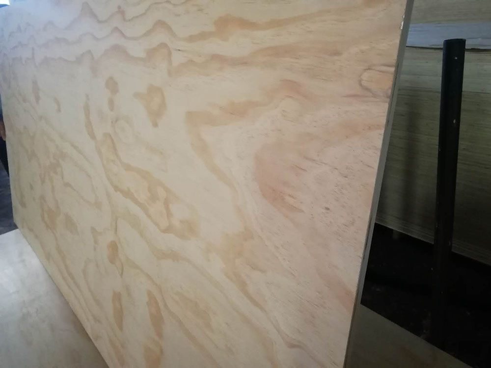 Structural C-D pine plywood