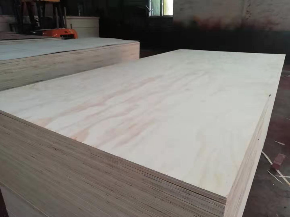 Structural C-D pine plywood