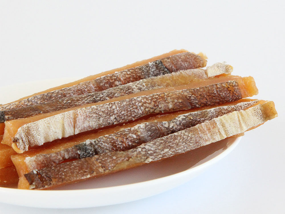 DD140- Chicken chunk covered by fish skin