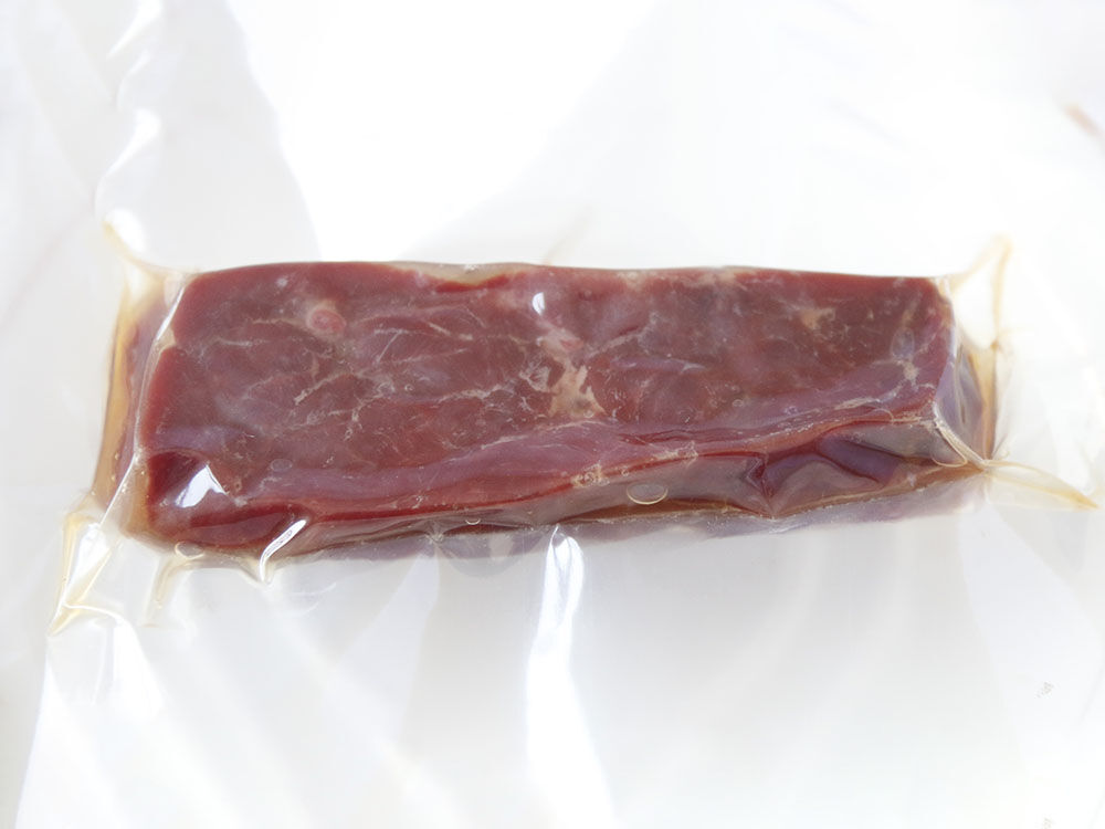 DC009-filet stick ostrich, vacuum packing