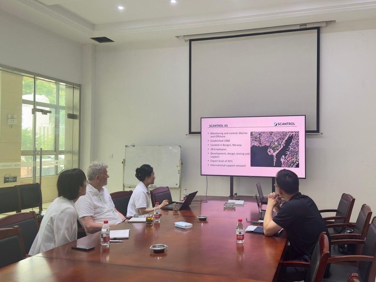 Scantrol CEO presenting AHC system technology