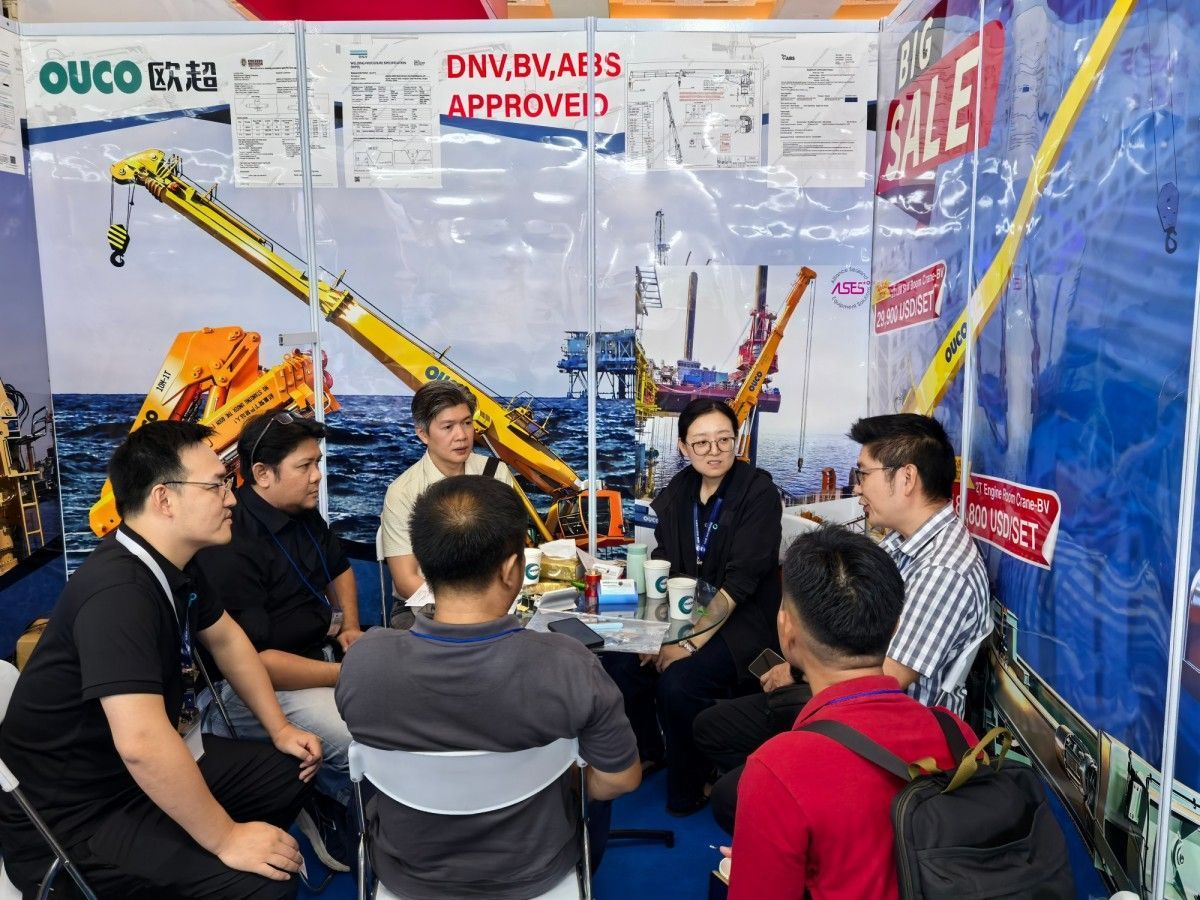 Discussing Project Requirements with Client (1) Discussing Project Requirements with Client (1)